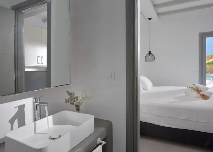 Sapphire By Blanco * Megali Ammos (Mykonos)